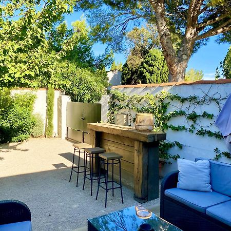 Maisonnette Au Coeur Des Alpilles Mouries Exteriör bild