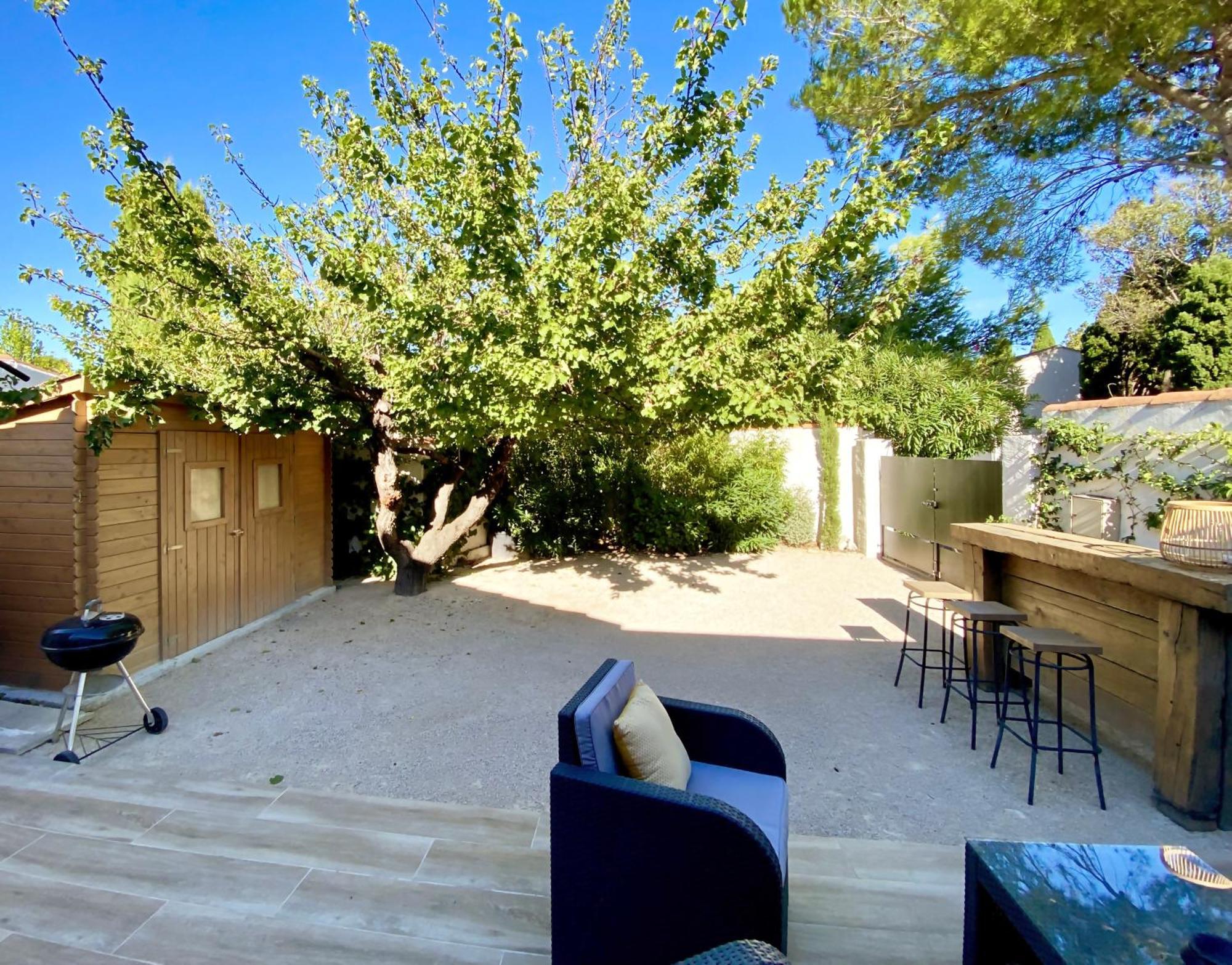 Maisonnette Au Coeur Des Alpilles Mouries Exteriör bild
